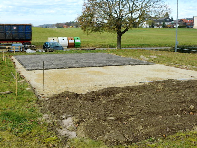 Arbeitseinsatz für die Versetzung der Hütte